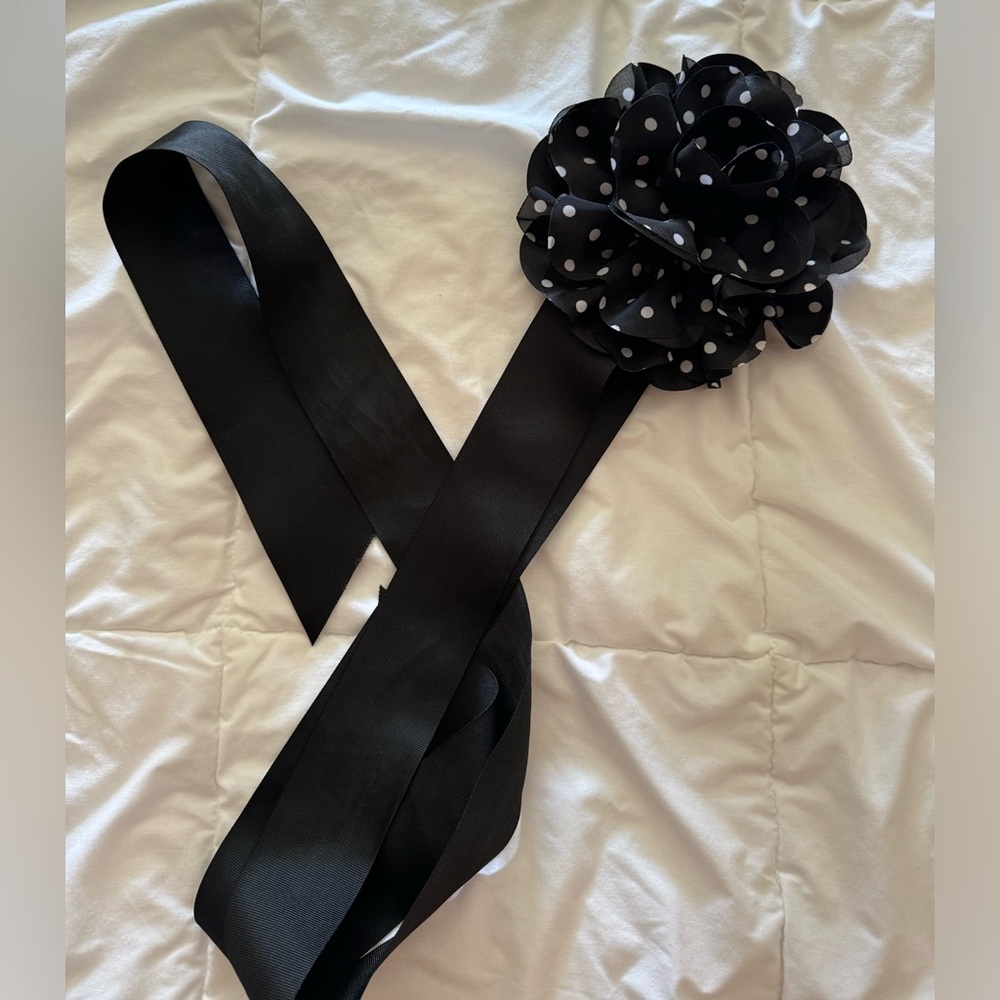 White House black market ribbon belt with polka dot flower